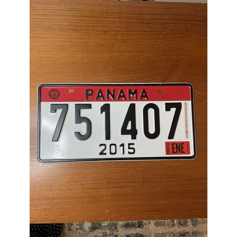 Panama 2015 License Plate for Car 751407 Central America Red